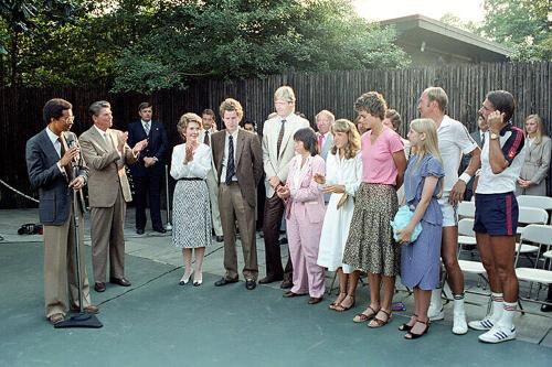 C3868-13, President Reagan and Nancy Reagan during a reception for the American Davis Cup and W…