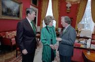 C6906-26, President Reagan and Nancy Reagan talking with Prime Minister of Ireland Charles Haug…