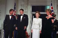 C31886-10, Arrival of Prince Charles and Princess Diana of the United Kingdom for Dinner at nor…