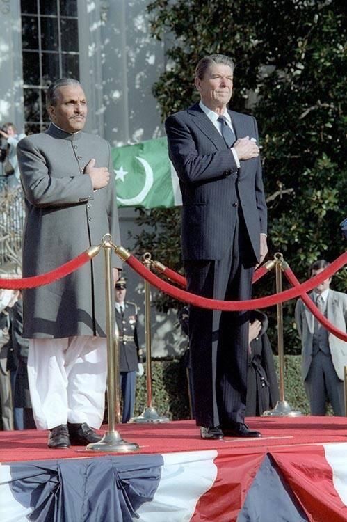 C11725-5, Arrival Ceremony for State Visit of President Mohammad Zia Ul Haq of Pakistan on sout…