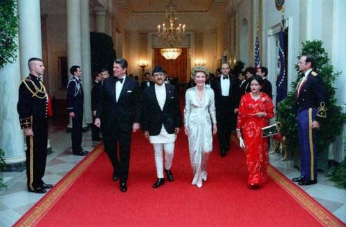 C18829-8  President Reagan, Nancy Reagan, Birendra Bir Kikram Shah Dev and Aishwarya Rajya Laxm…