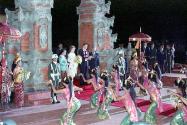 C34567-9  President Reagan, Nancy Reagan, President Soeharto, and Mrs. Soeharto at an Arrival C…