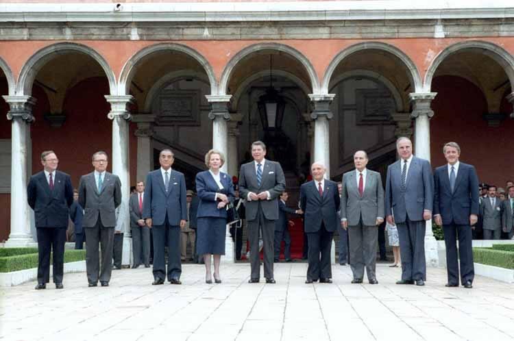 C41120-15 G-7 Economic leaders Summit at the Giorgio Cini Foundation in Venice, Italy. (left to…