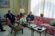 C48527-7  President Reagan and Nancy Reagan meeting with President Richard Nixon in the residen…